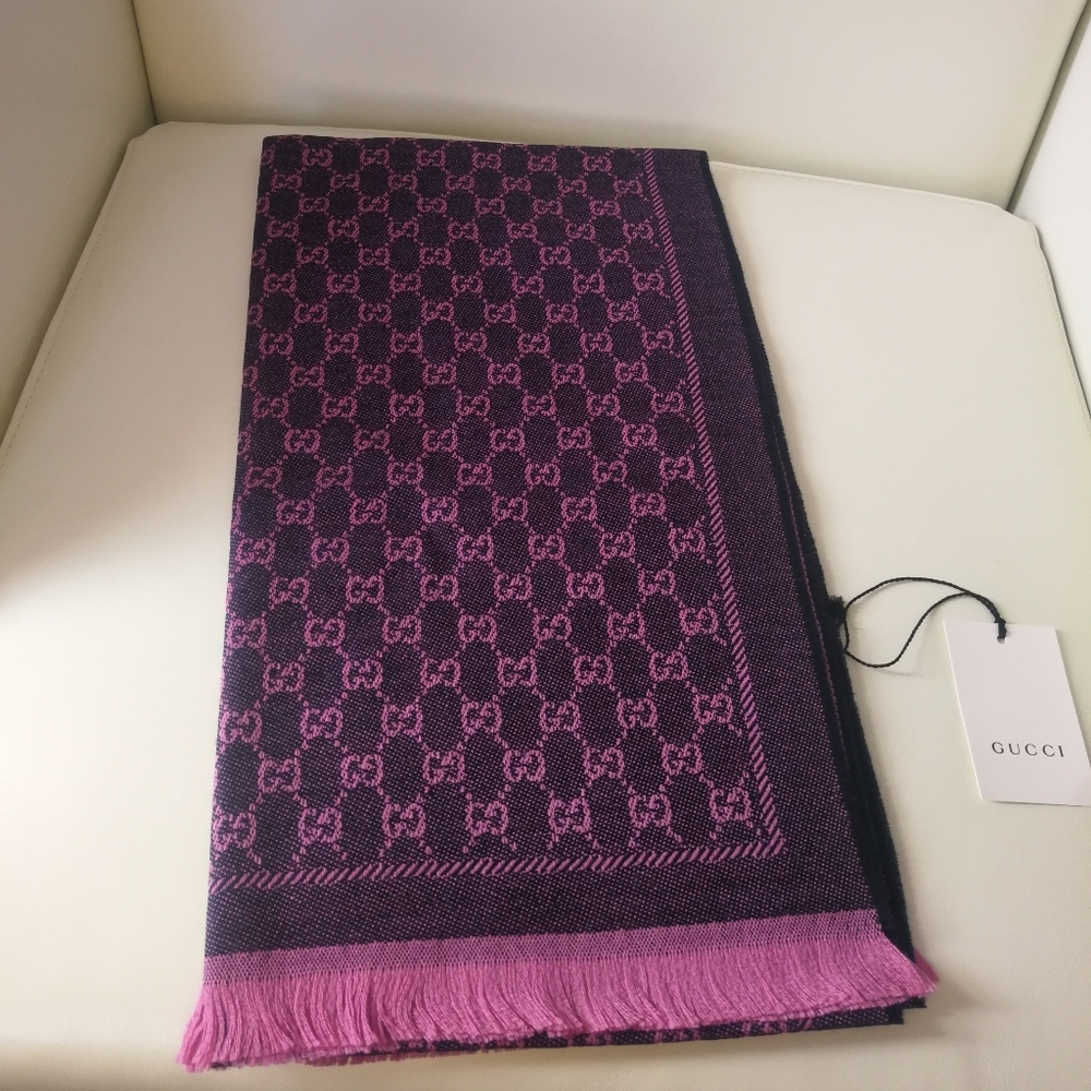 💜 Authentic Gucci Oversized Wool Scarf NWT